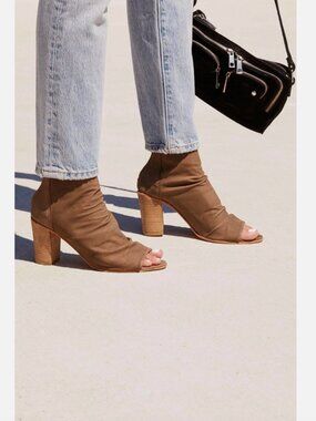 New Free People Clearwater Heel Boot size 7 MSRP: $168 Leather